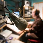 Radio Vietnam di Jantung Amerika Melayani Komunitas yang Berkembang